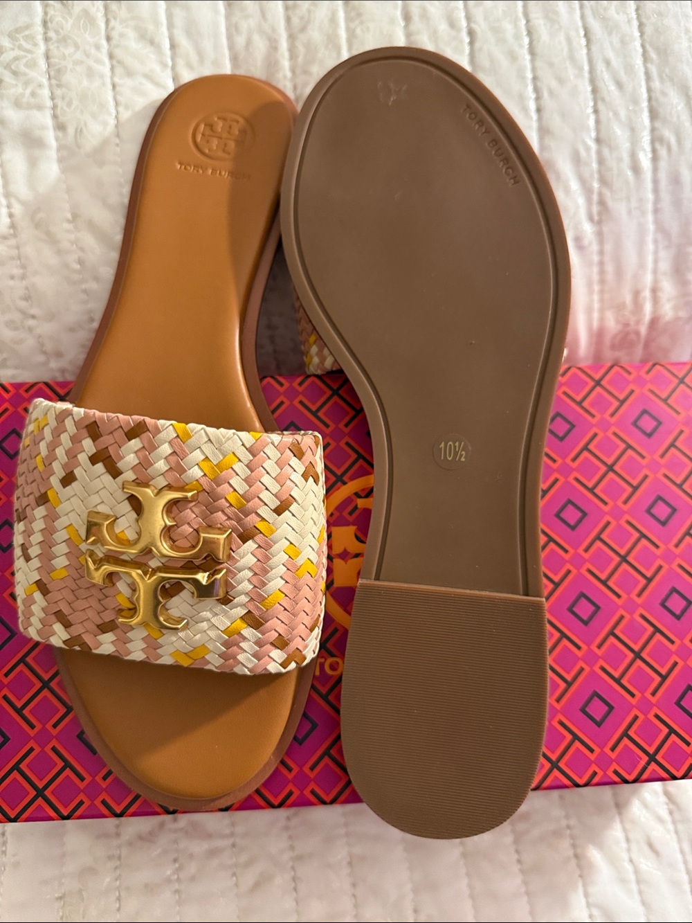 Tory Burch Everly Woven Slide Sandals with Gold Logo - Picture 3 of 5